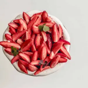 Tarte aux fraises et fleur de sureau